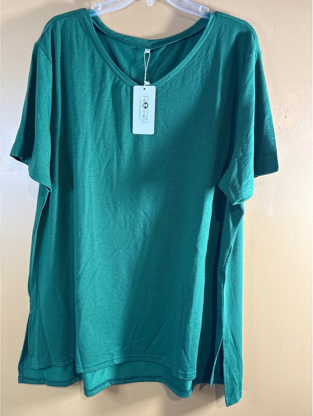 HC1221 Rosriss Plus Size Collection Women's Green V-Neck T-Shirt 22W